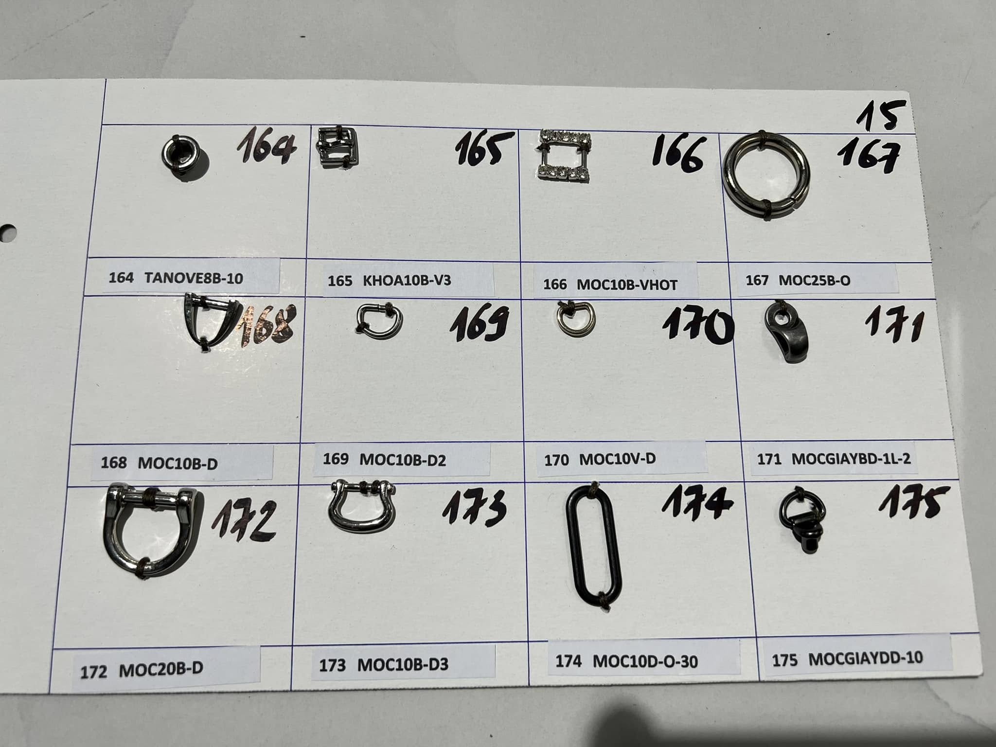 473771618_569939139205757_6018115874027822608_n Khóa trang trí kim loại cho giày túi xách nhiều mẫu thuộc da huy hoàng 013