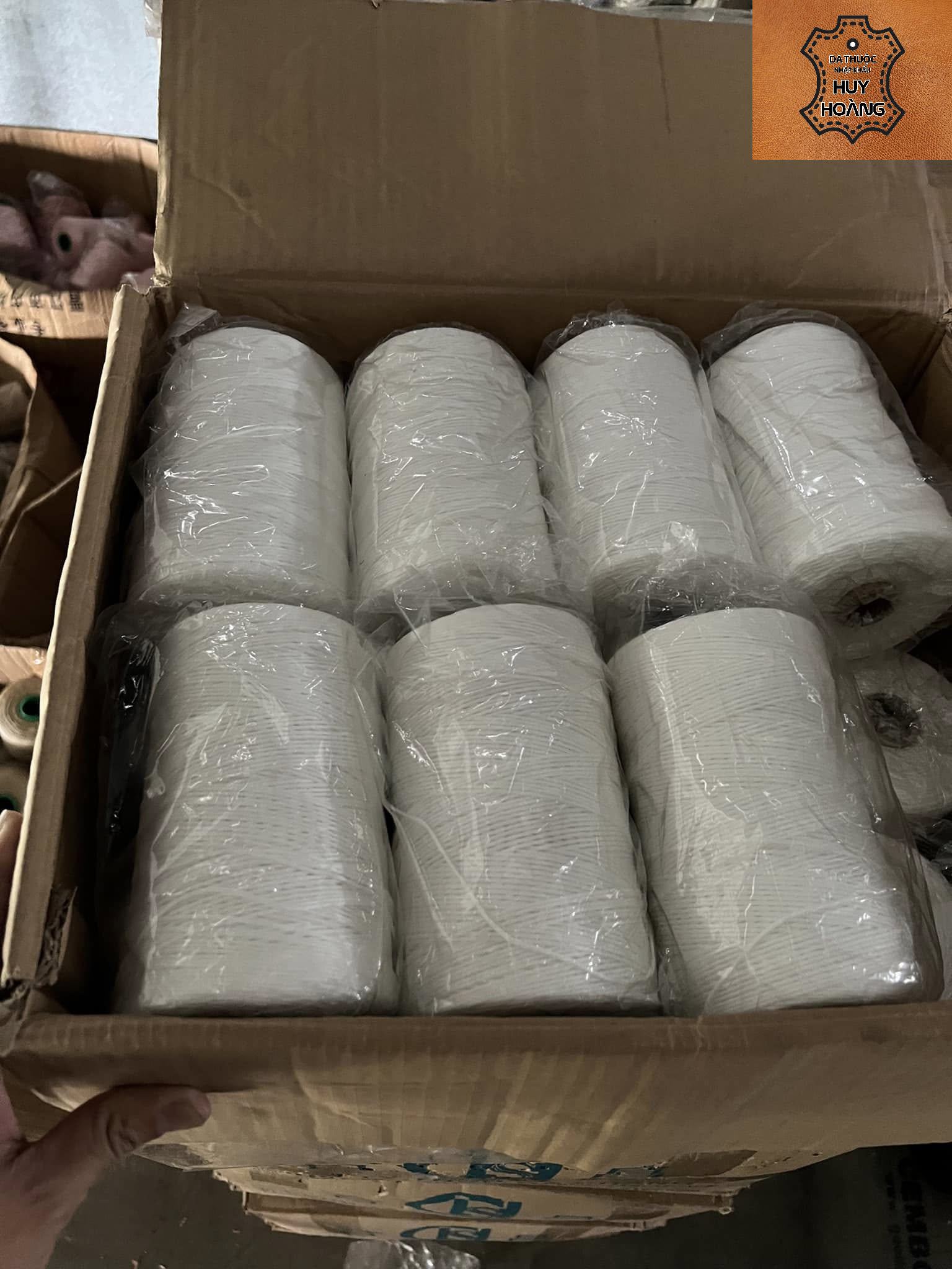 ban-chi-may-nhieu-thuoc-da-huy-hoang-003 Bán cuộn chỉ rút tay nhiễu giày thuộc da huy hoàng 002