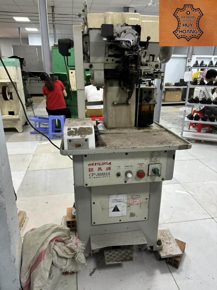 ban-may-moc-may-giay-mckay-thuoc-da-huy-hoang-021 Máy khâu đế giày Goodyear Semlima CP-368HA thuộc da huy hoàng