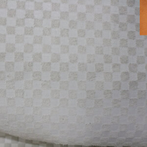 Tấm da lộn dập họa tiết ô vuông thuộc da huy hoàng 001